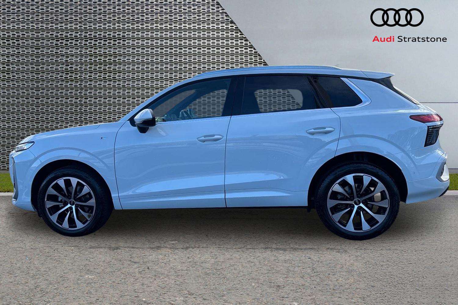 Used Audi Q3 2025 for sale - 77270059: Photo 8