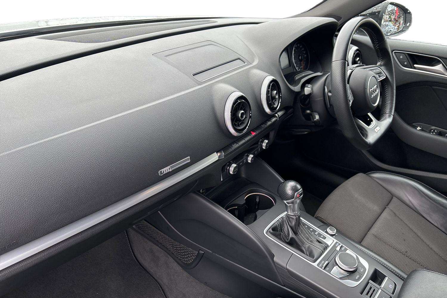 Used Audi A3 2018 for sale - 76475912: Photo 2