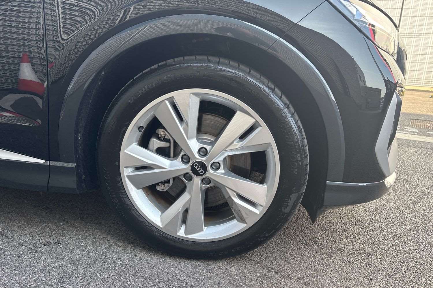 Used Audi Q4 e-tron 2025 for sale - 75784999: Photo 5