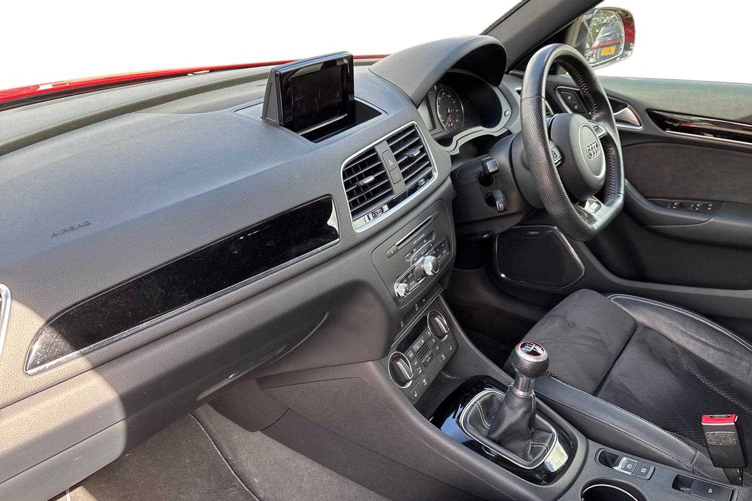 Used Audi Q3 2018 for sale - 76170003: Photo 2