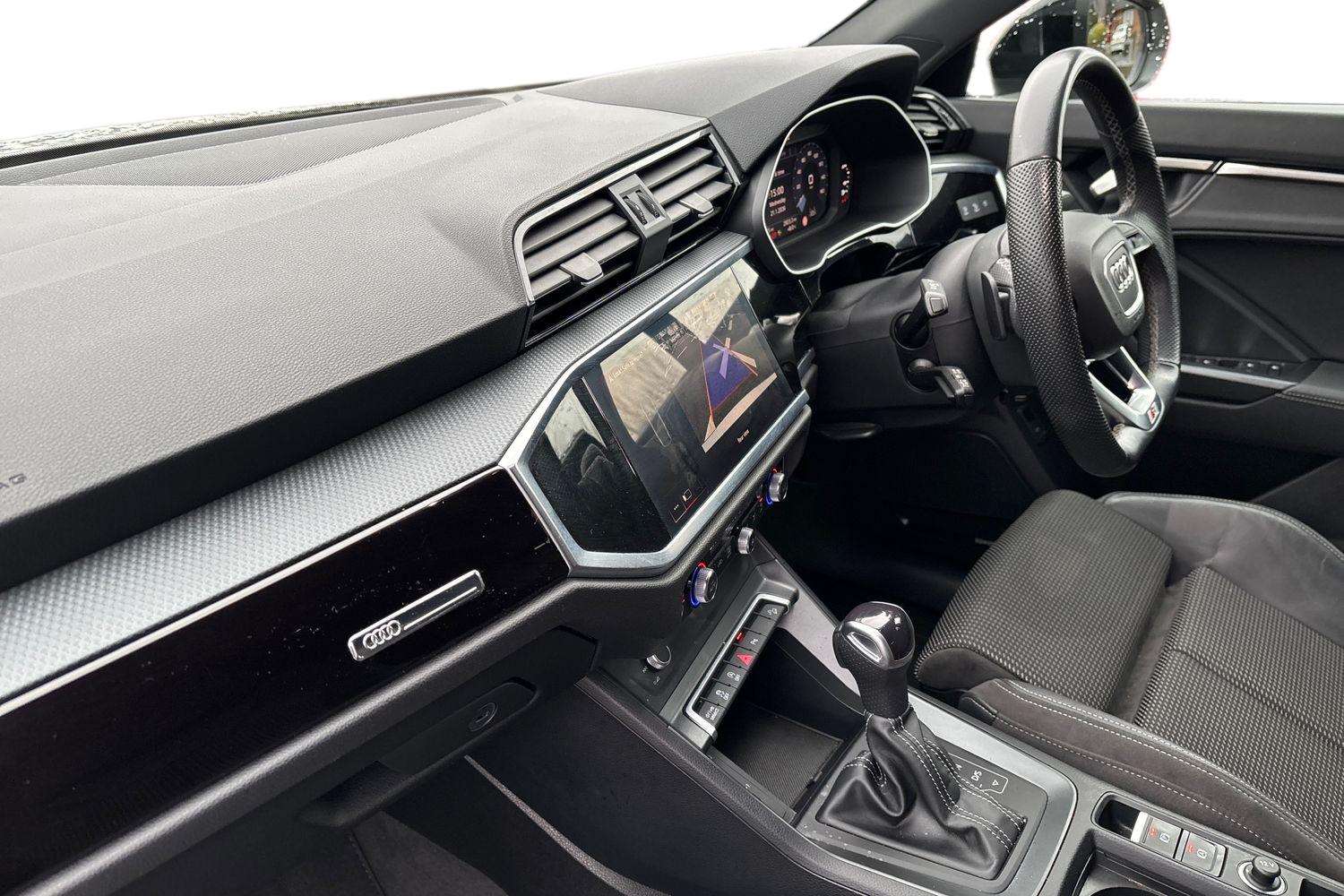 Used Audi Q3 2023 for sale - 77334051: Photo 2