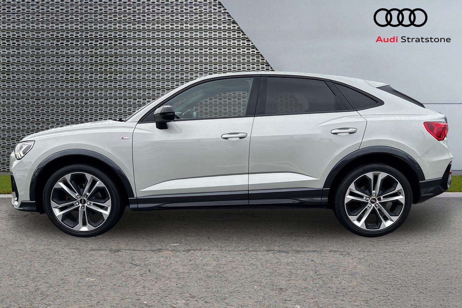 Used Audi Q3 2023 for sale - 77334051: Photo 8