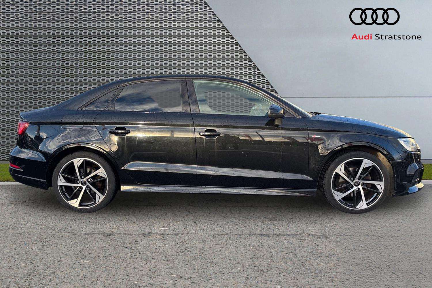 Used Audi A3 2018 for sale - 76732311: Photo 4