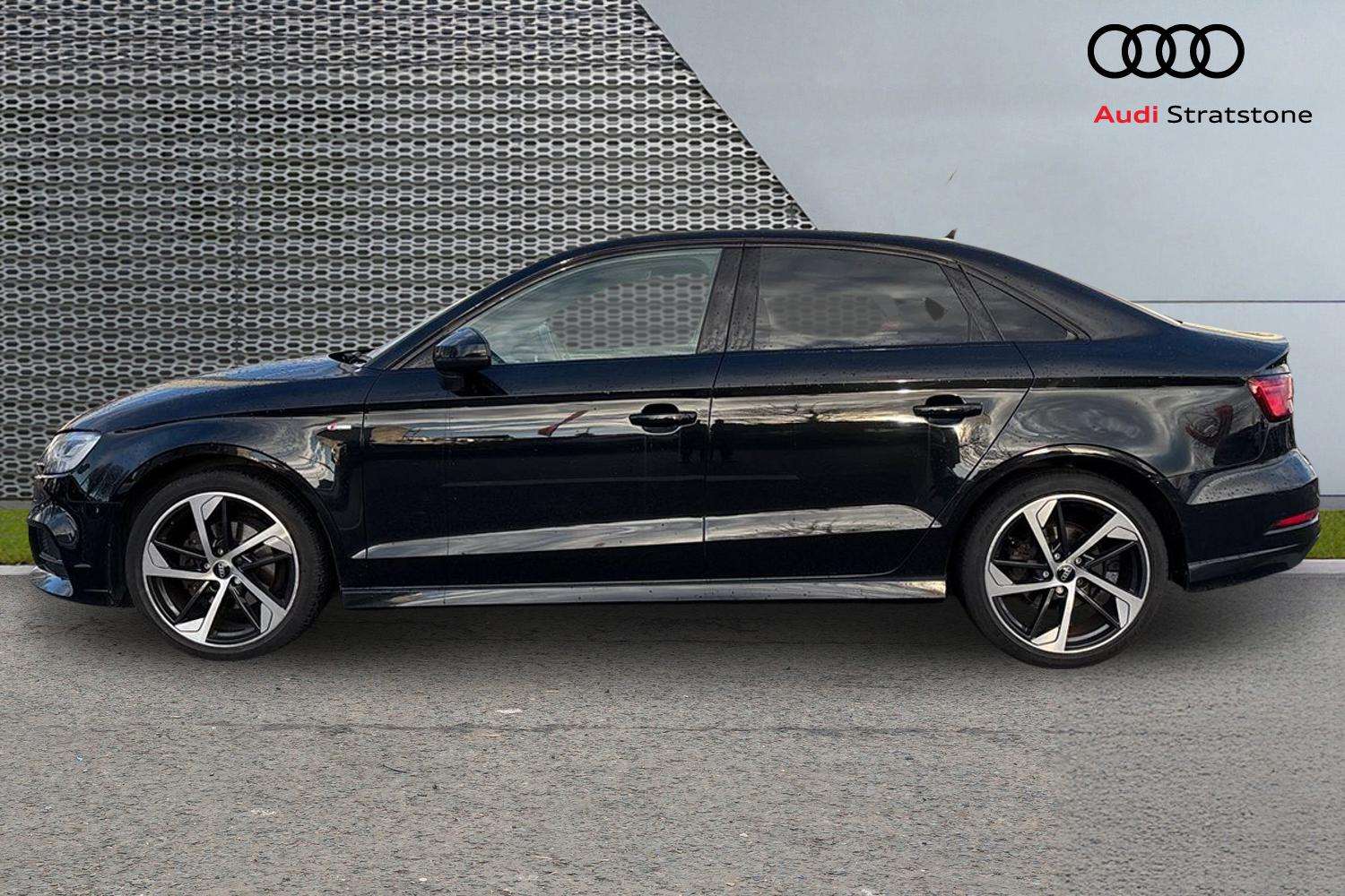 Used Audi A3 2018 for sale - 76732311: Photo 8