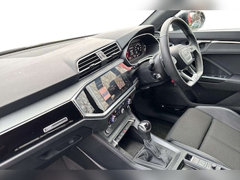 Used Audi Q3 2023 for sale - 77860997: Photo