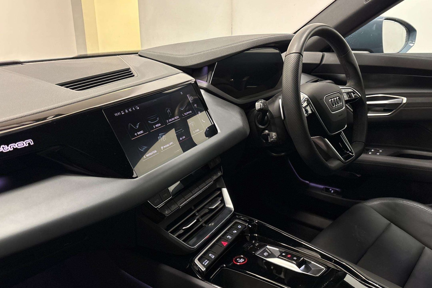 Used Audi e-tron GT 2023 for sale - 77270164: Photo 2