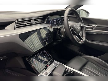 Used Audi Q8 2023 for sale - 79455551: Photo