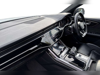 Used Audi Q8 2021 for sale - 76022422: Photo