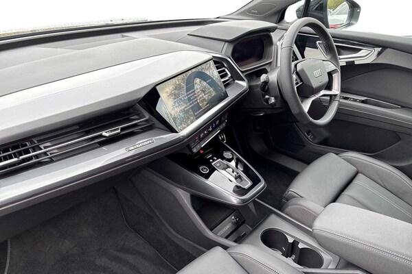 Used Audi Q4 e-tron 2025 for sale - 75015880: Photo 2