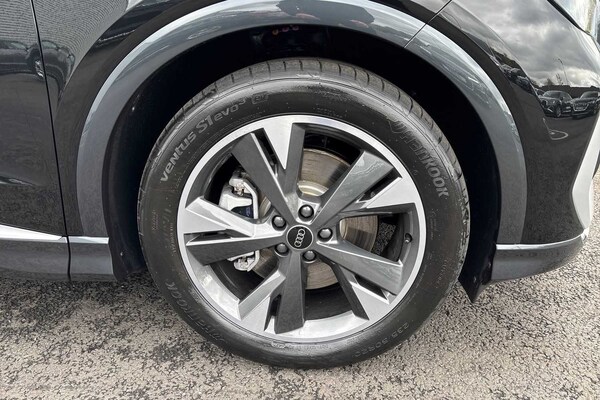 Used Audi Q4 e-tron 2025 for sale - 75015880: Photo 5