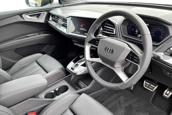 Used Audi Q4 e-tron 2025 for sale - 75015880: Photo 6