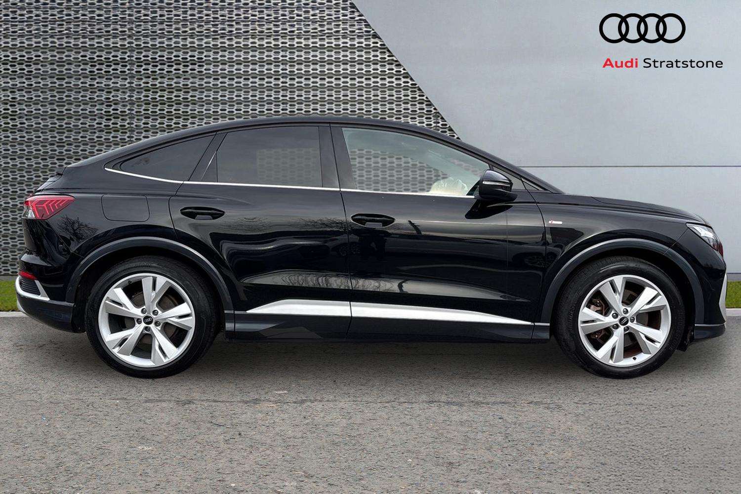 Used Audi Q4 e-tron 2022 for sale - 78187984: Photo 4