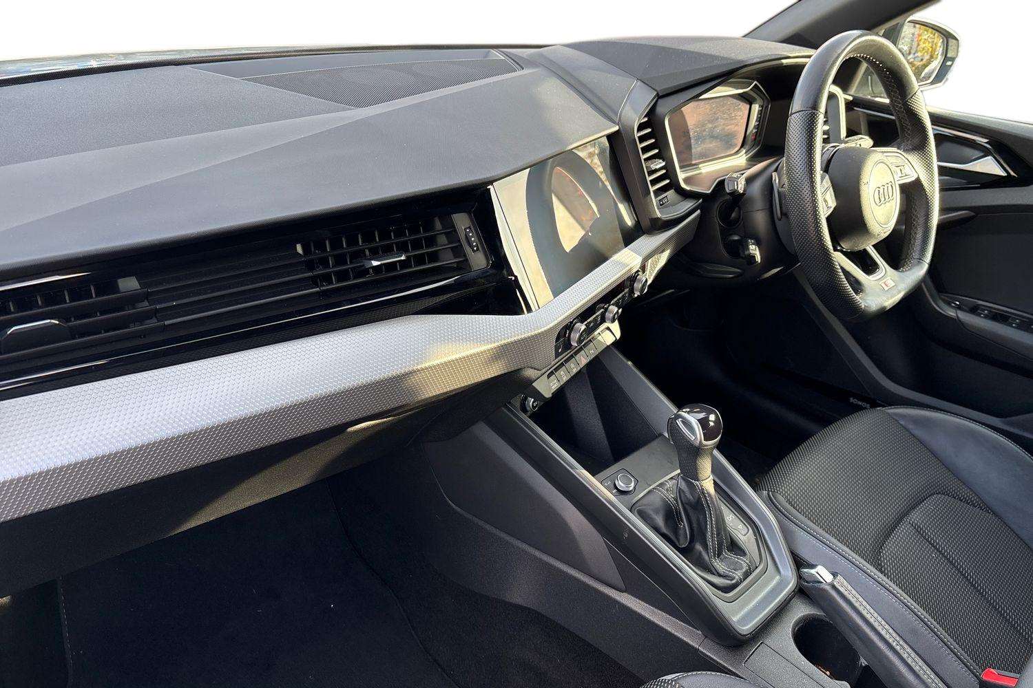 Used Audi A1 2023 for sale - 76435665: Photo 2