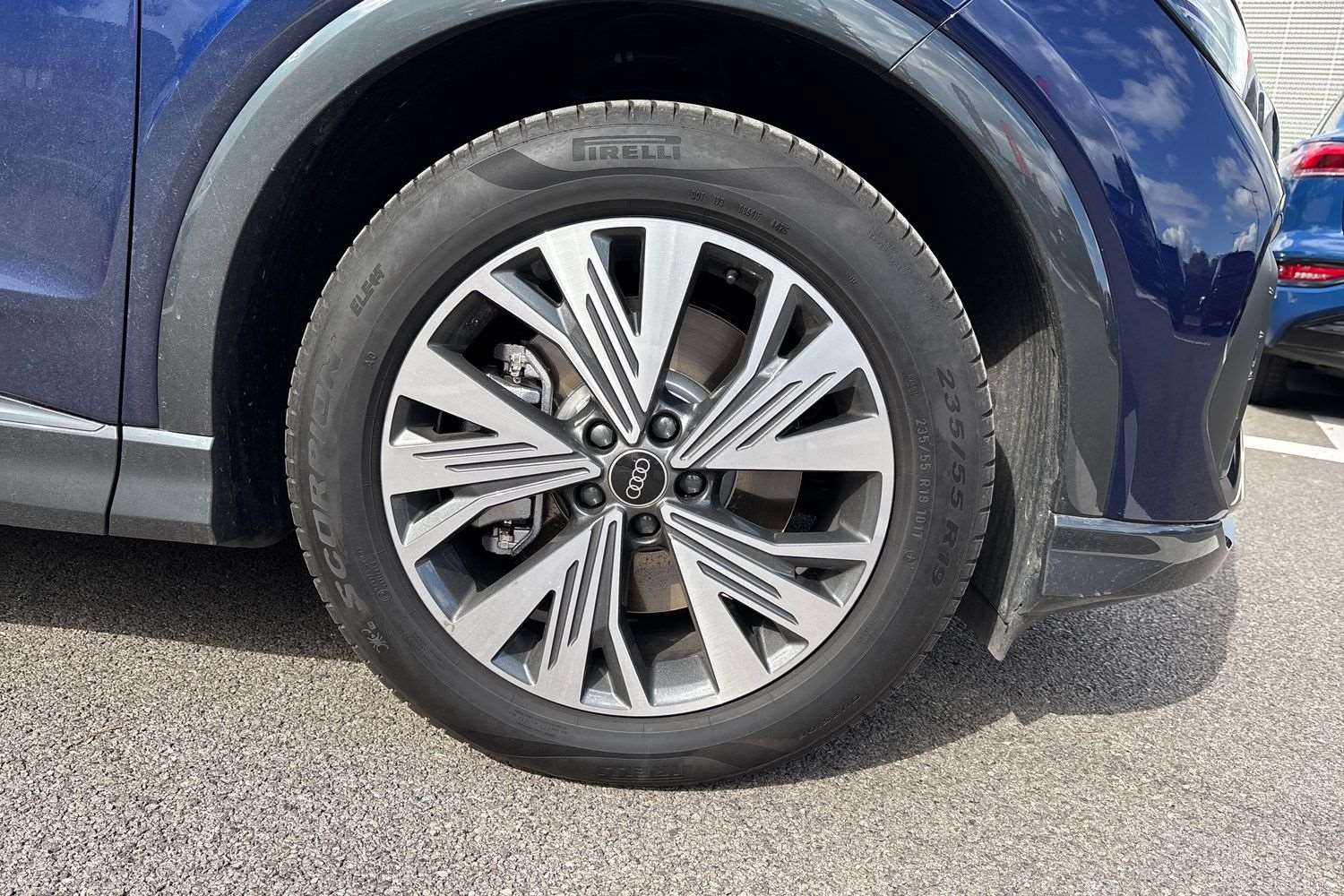 Used Audi Q4 e-tron 2025 for sale - 76075312: Photo 5