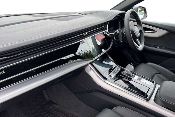 Used Audi Q8 2025 for sale - 75784990: Photo 2
