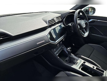 Used Audi Q3 2019 for sale - 75845595: Photo