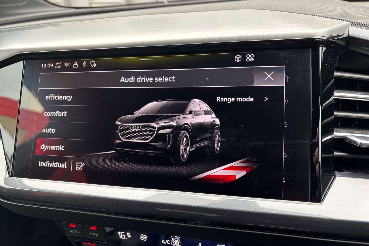 Used Audi Q4 e-tron 2024 for sale - 77842452: Photo 30