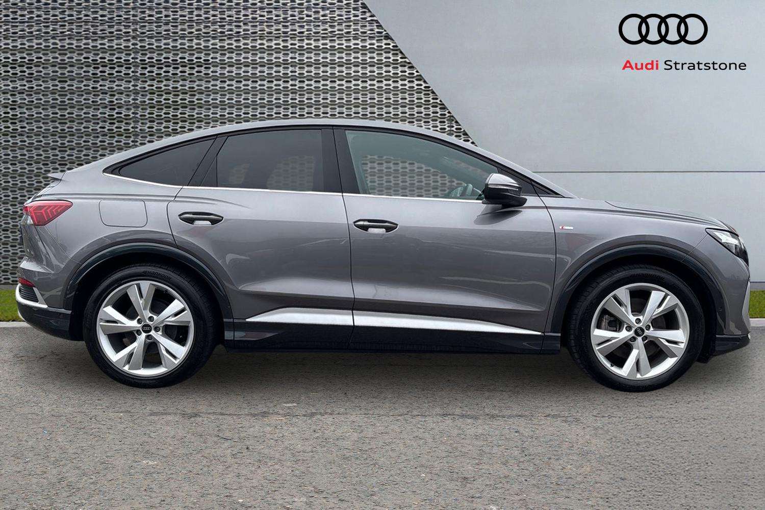 Used Audi Q4 e-tron 2024 for sale - 77842452: Photo 4
