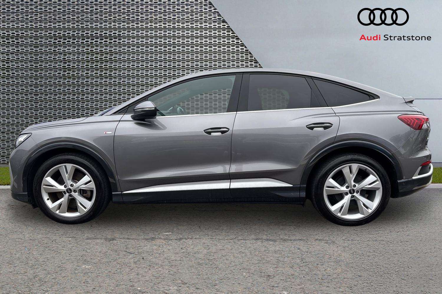 Used Audi Q4 e-tron 2024 for sale - 77842452: Photo 8