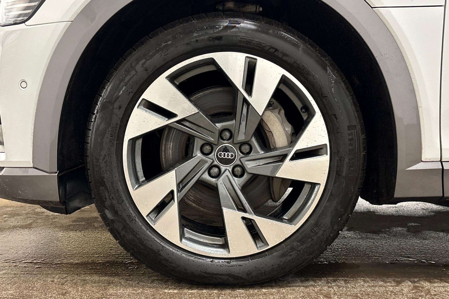 Used Audi e-tron 2020 for sale - 77943291: Photo 5