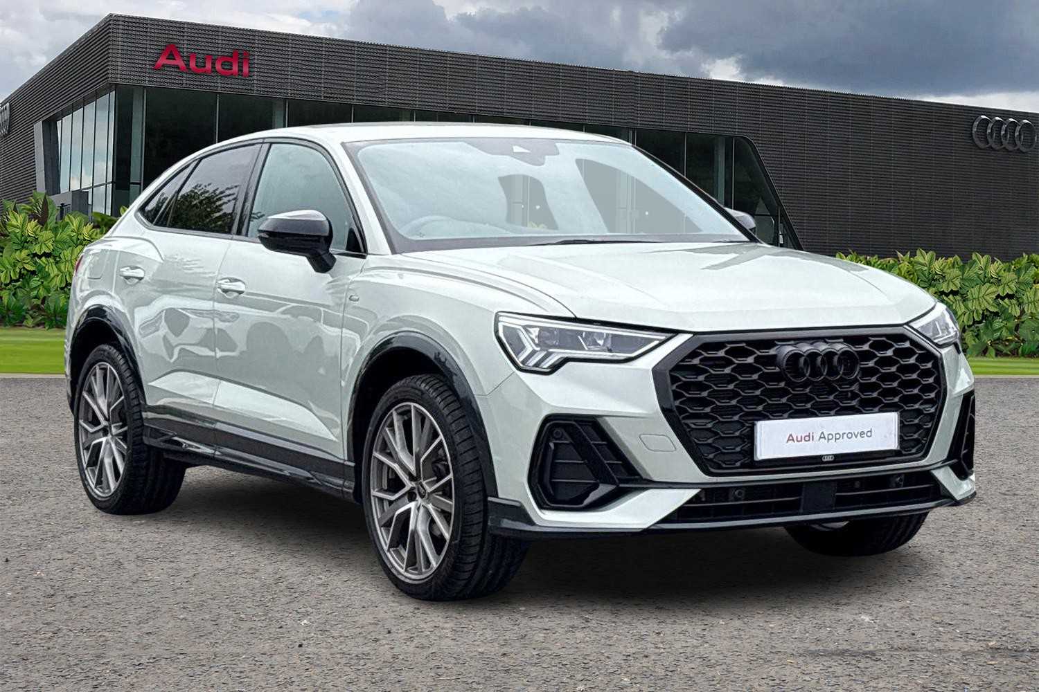 Used Audi Q3 2024 for sale - 76475901: Photo 1