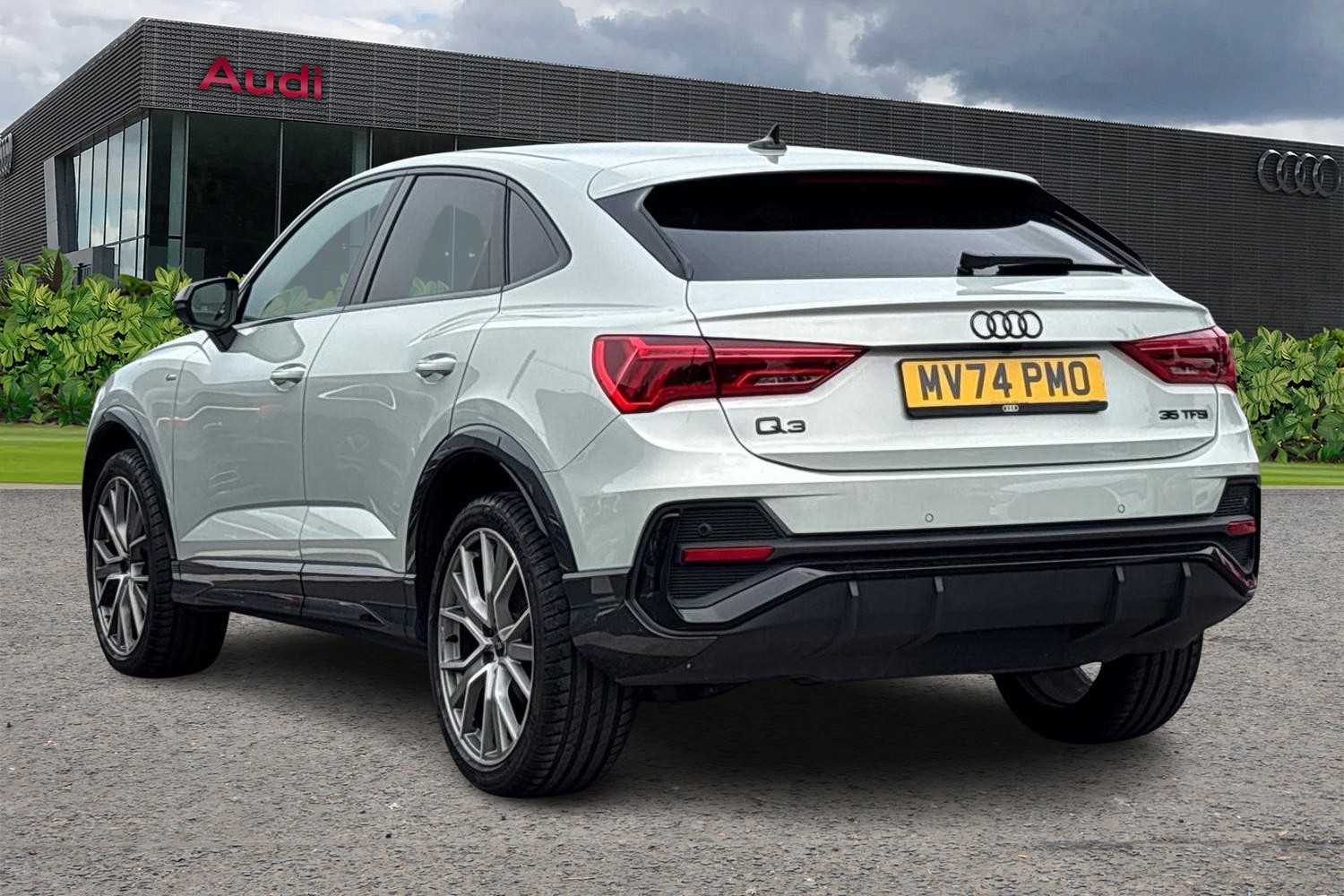 Used Audi Q3 2024 for sale - 76475901: Photo 3