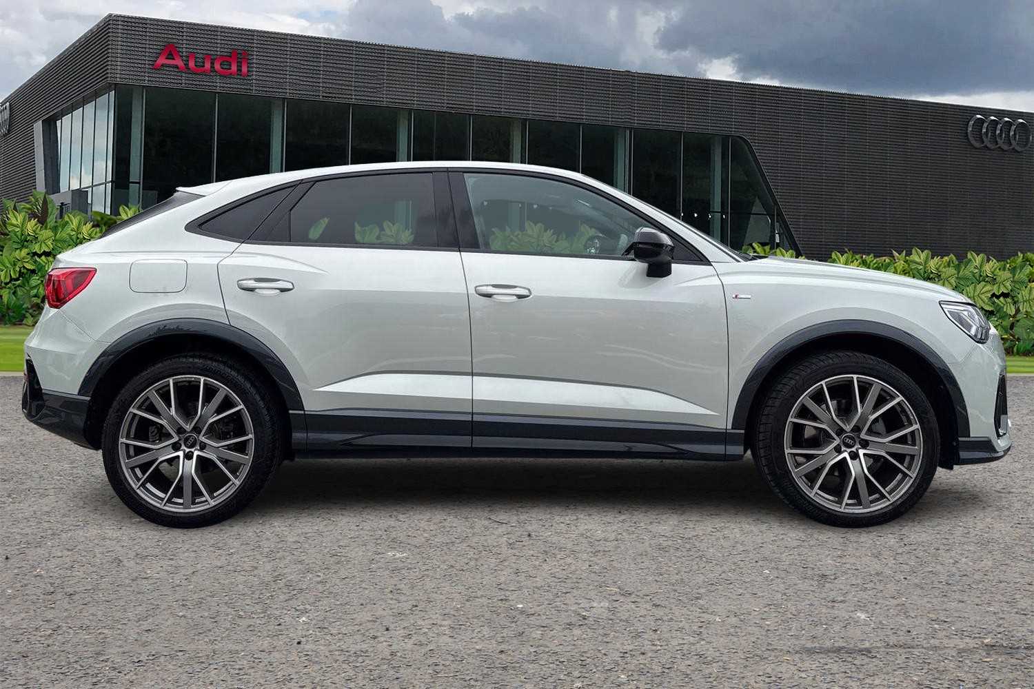 Used Audi Q3 2024 for sale - 76475901: Photo 4