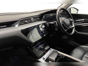 Used Audi e-tron 2019 for sale - 77589211: Photo