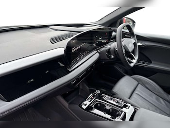 Used Audi Q6 e-tron 2025 for sale - 78010315: Photo