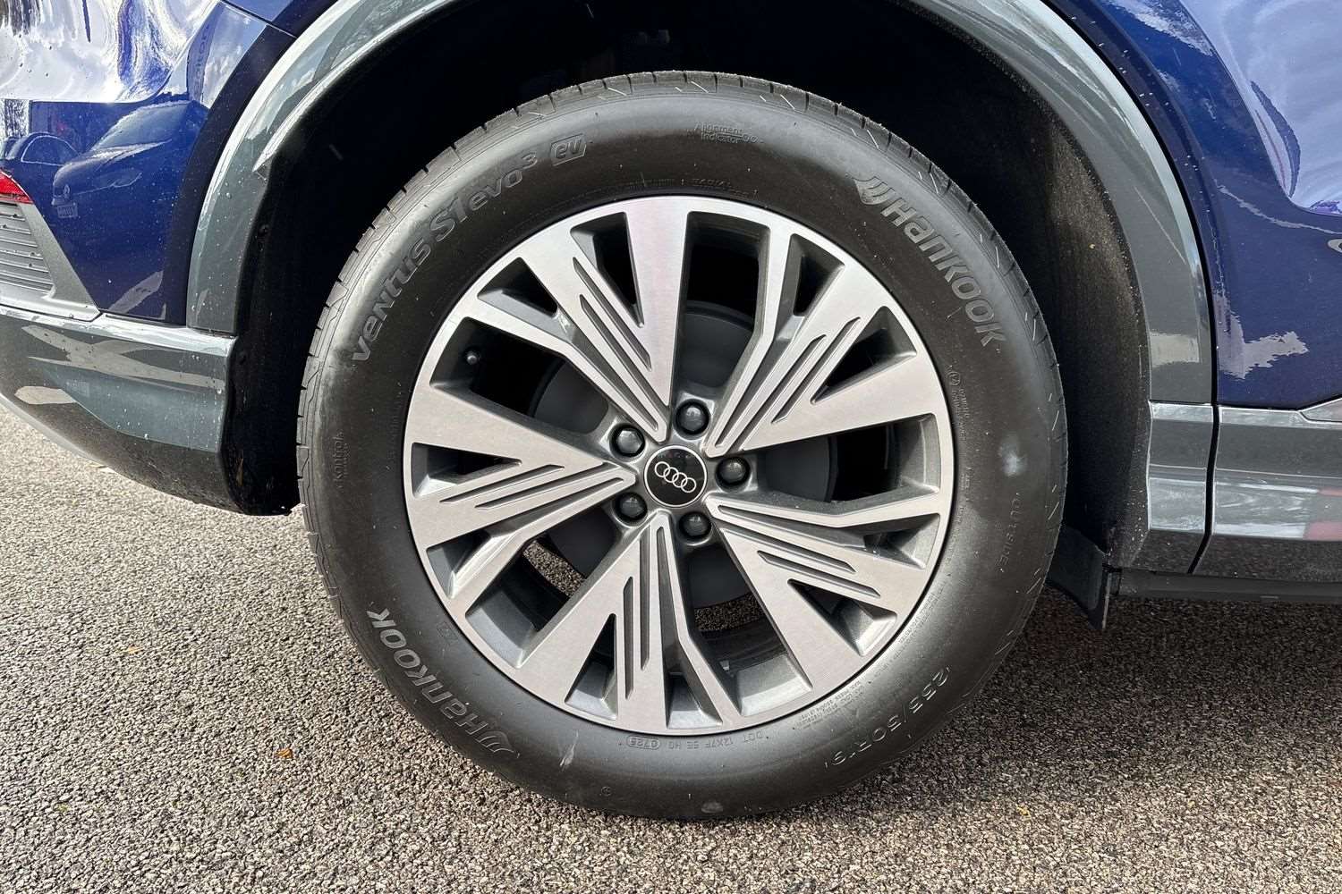 Used Audi Q4 e-tron 2025 for sale - 76789249: Photo 9