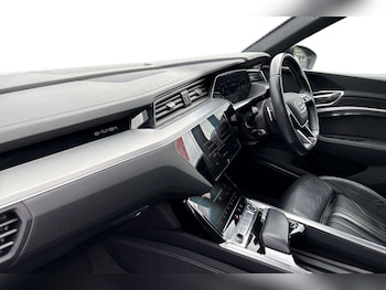 Used Audi e-tron 2022 for sale - 79455566: Photo