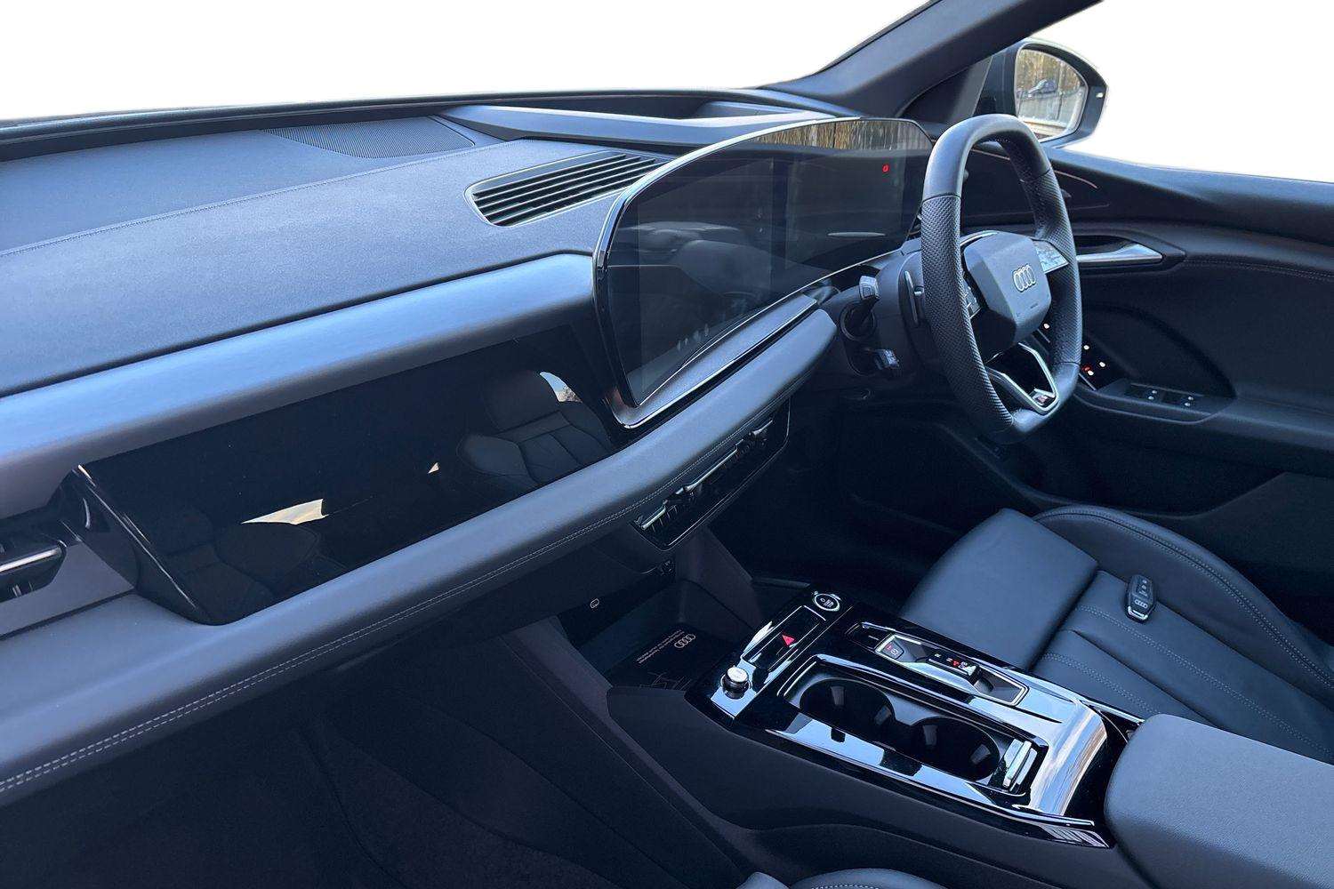 Used Audi Q6 e-tron 2025 for sale - 77112448: Photo 2