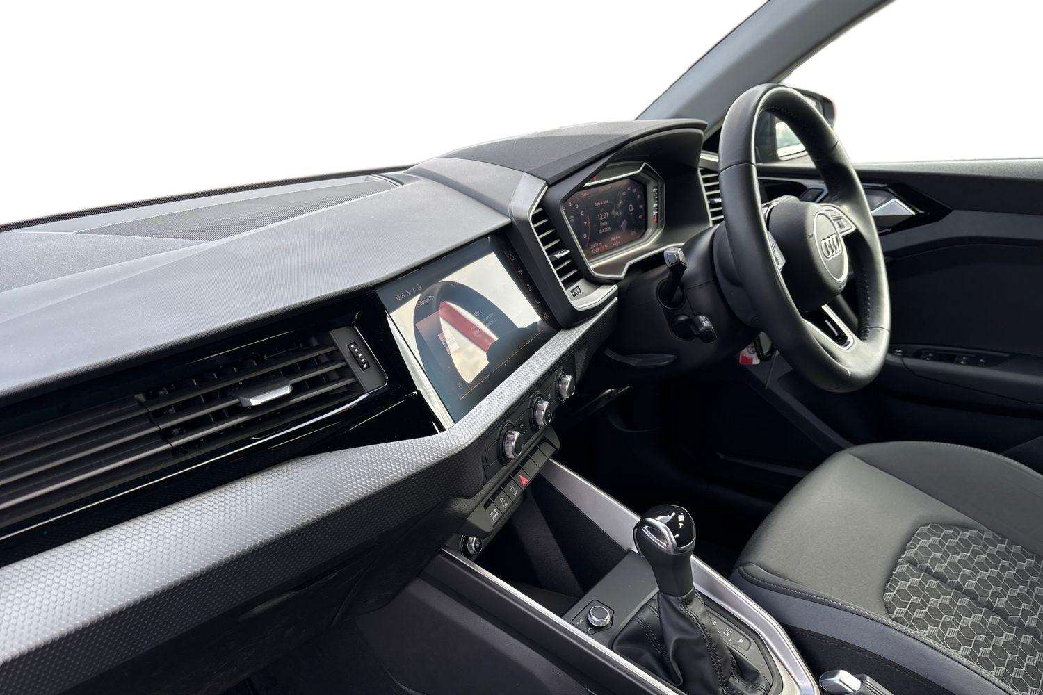 Used Audi A1 2023 for sale - 78216432: Photo 2