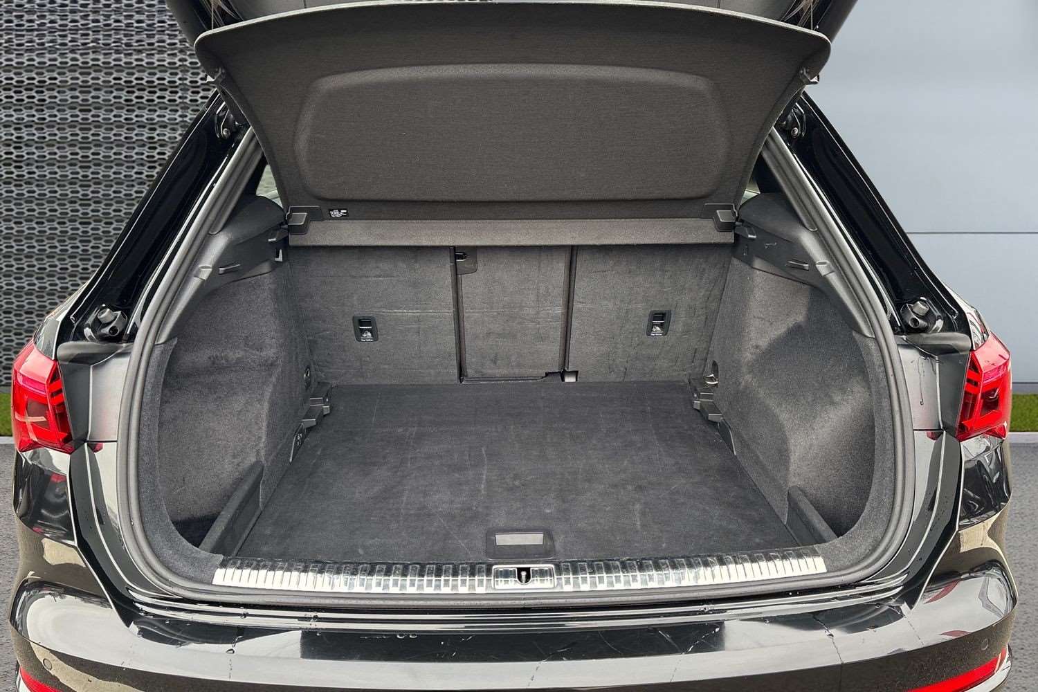 Used Audi Q3 2023 for sale - 77540856: Photo 13