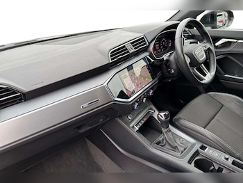 Used Audi Q3 2023 for sale - 77540856: Photo