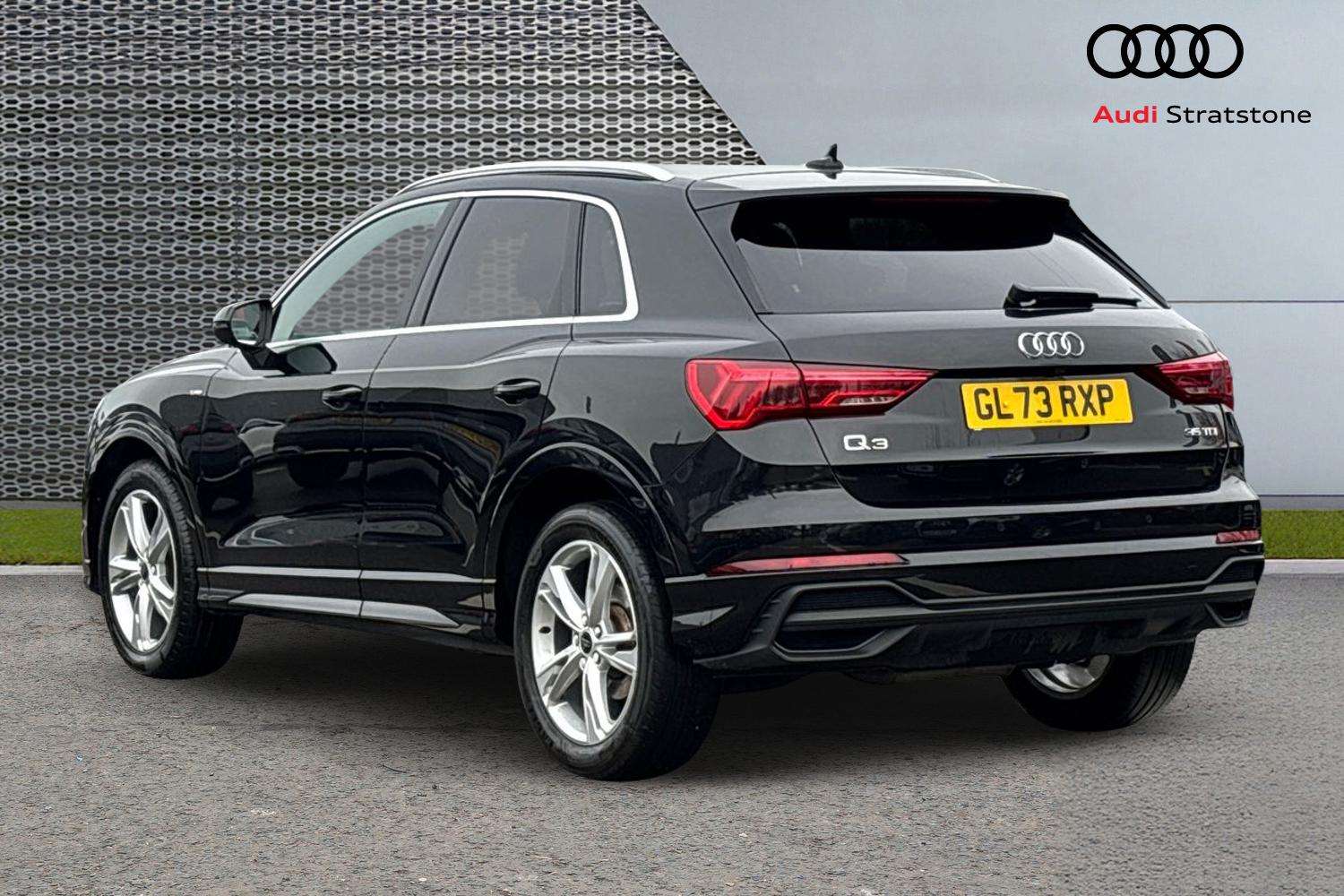 Used Audi Q3 2023 for sale - 77540856: Photo 3