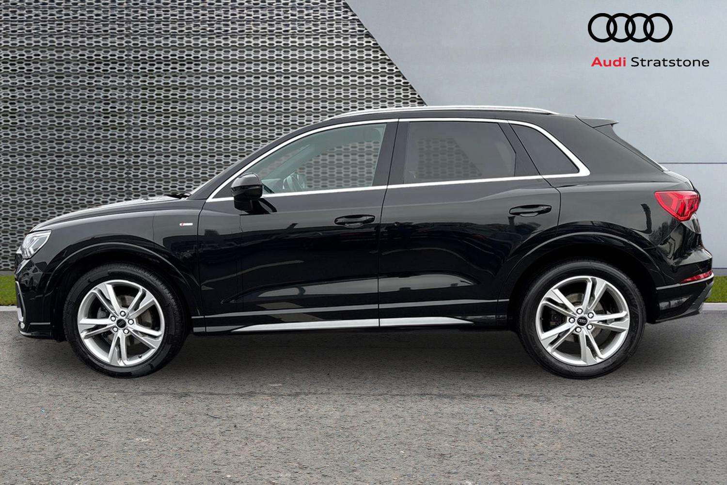 Used Audi Q3 2023 for sale - 77540856: Photo 8