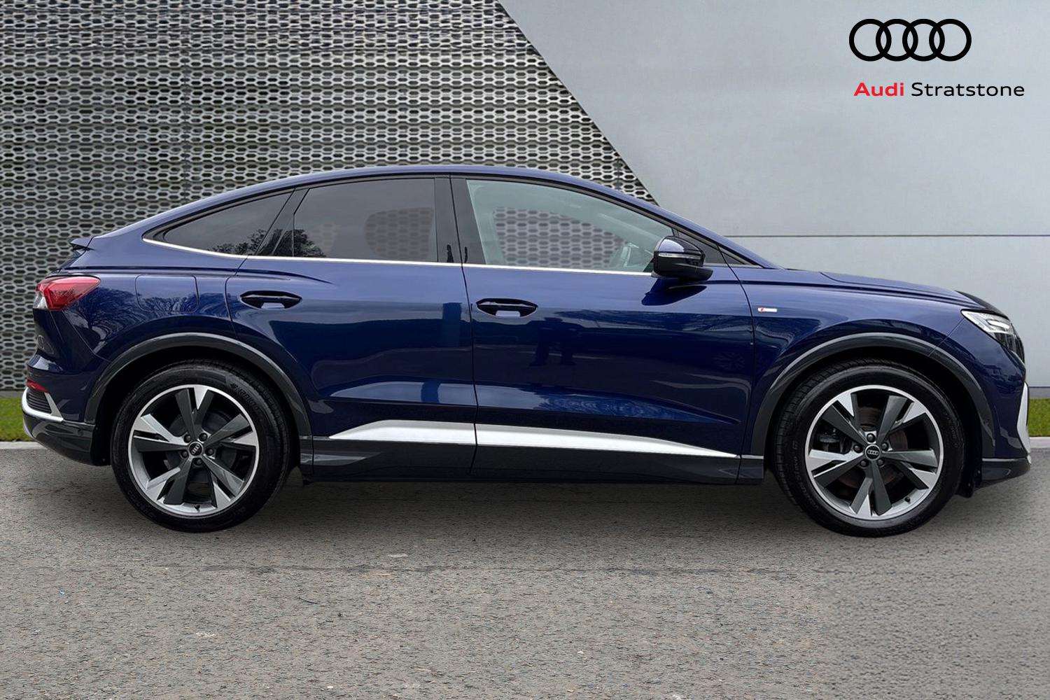 Used Audi Q4 e-tron 2022 for sale - 78118886: Photo 4