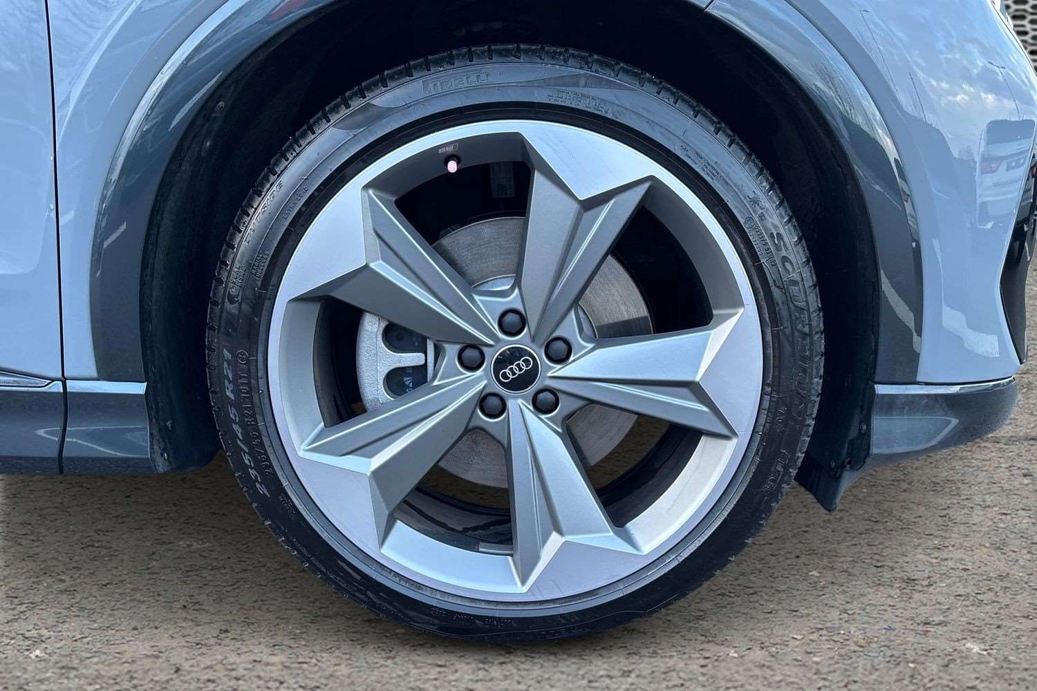 Used Audi Q4 e-tron 2025 for sale - 77158566: Photo 5