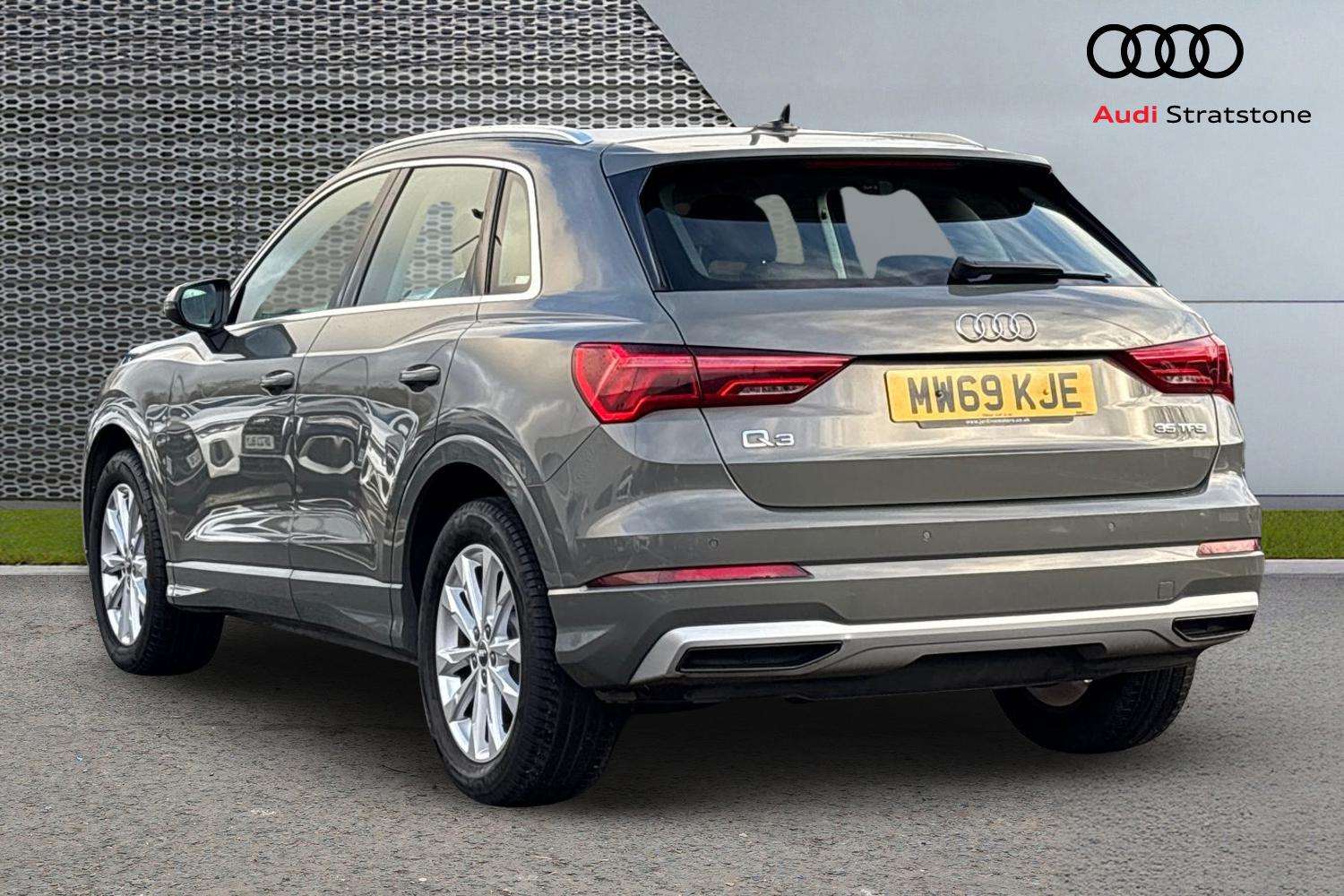 Used Audi Q3 2019 for sale - 76875704: Photo 3
