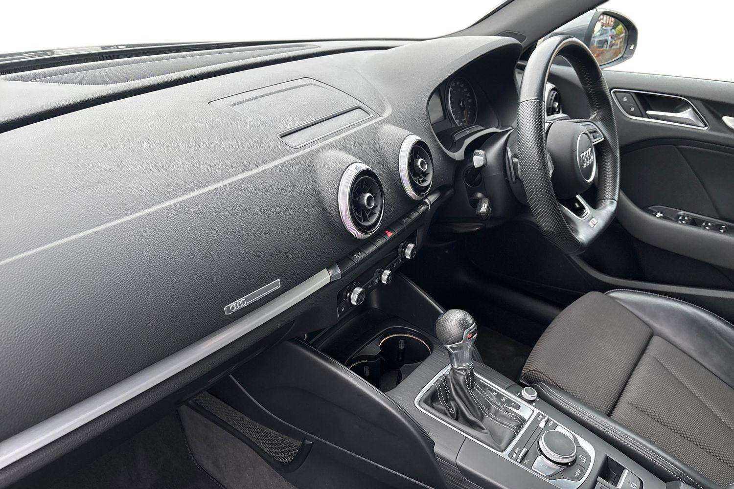 Used Audi A3 2018 for sale - 77022226: Photo 2