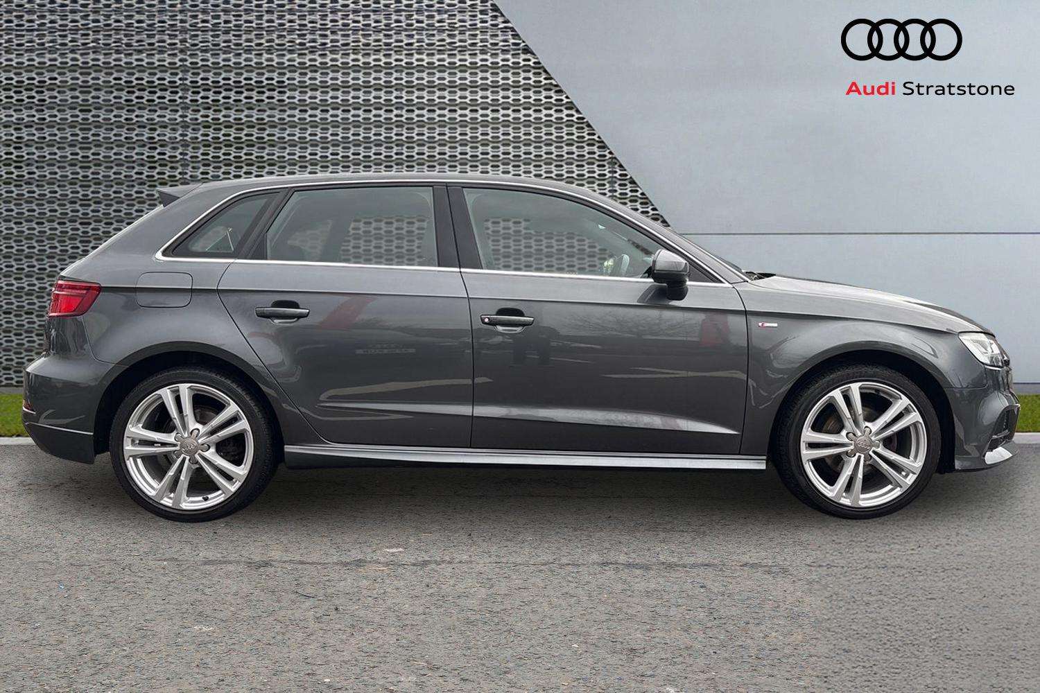 Used Audi A3 2018 for sale - 77022226: Photo 4