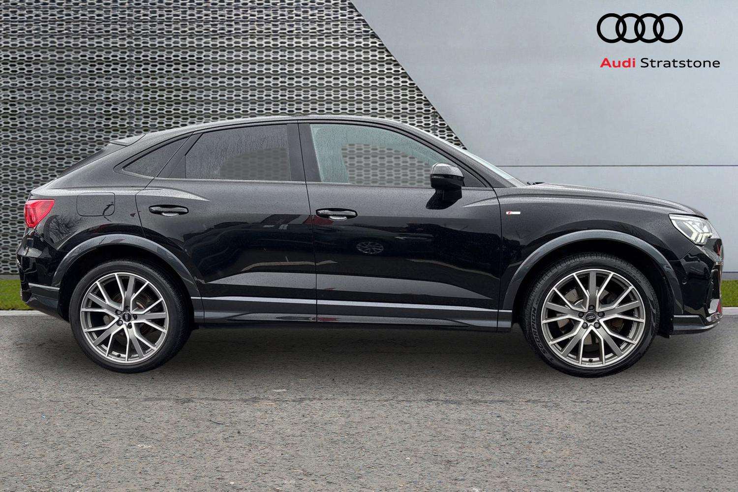 Used Audi Q3 2020 for sale - 77886262: Photo 4