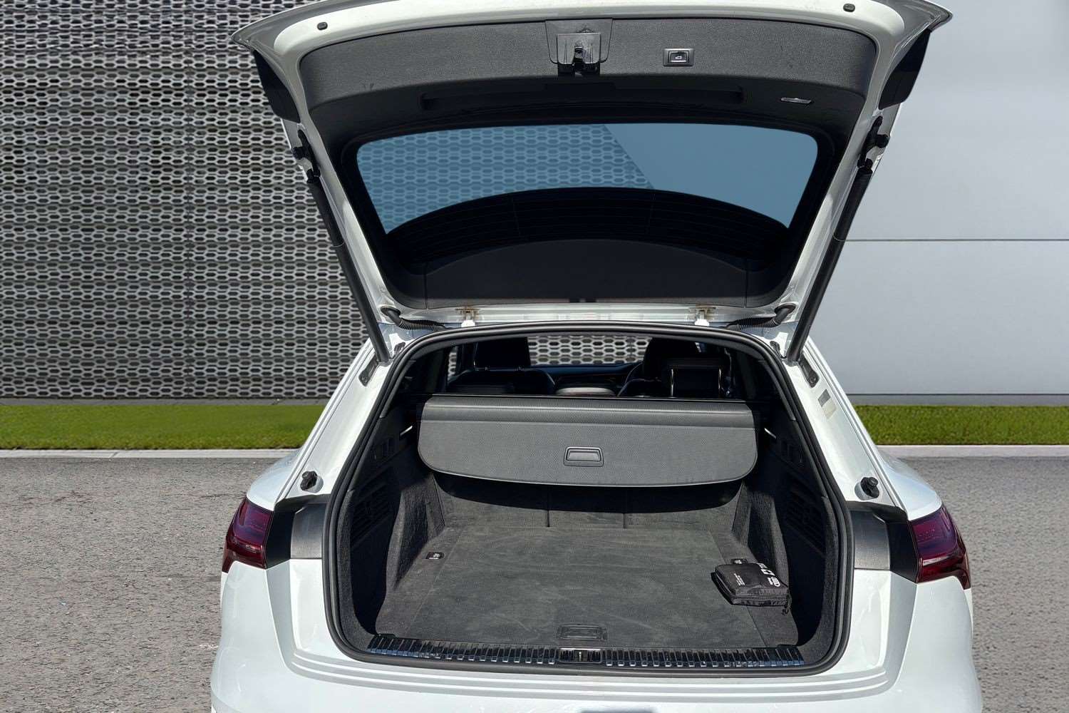 Used Audi e-tron 2020 for sale - 77943012: Photo 13