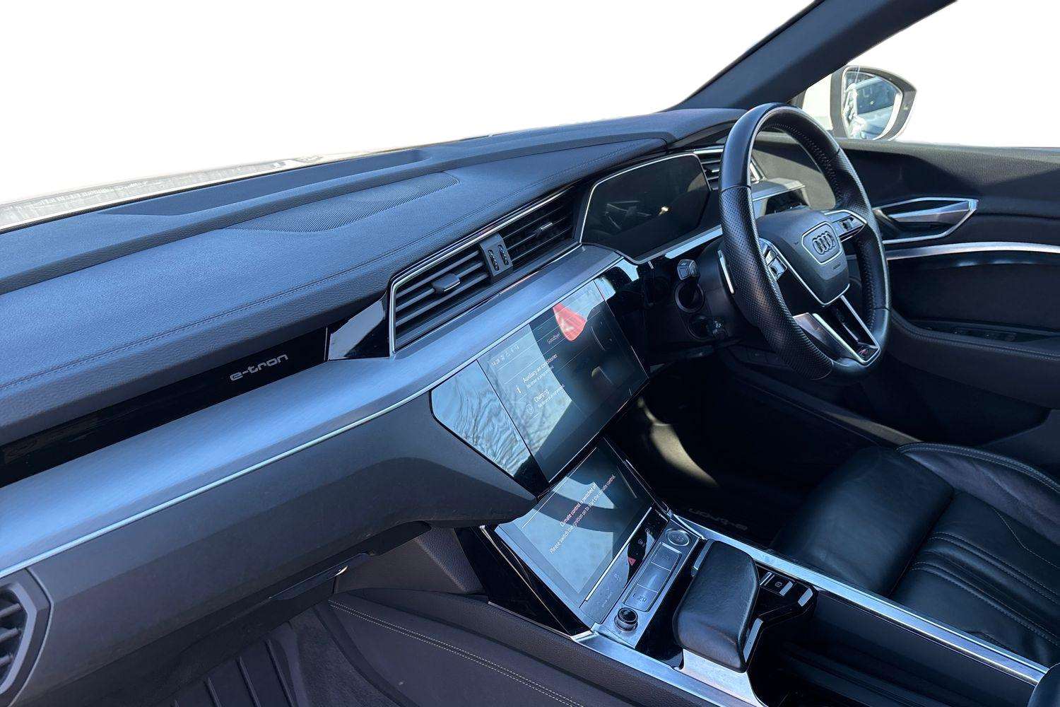 Used Audi e-tron 2020 for sale - 77943012: Photo 2