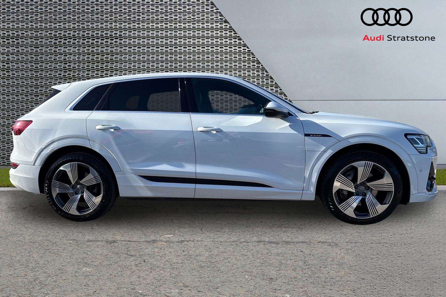 Used Audi e-tron 2020 for sale - 77943012: Photo 4