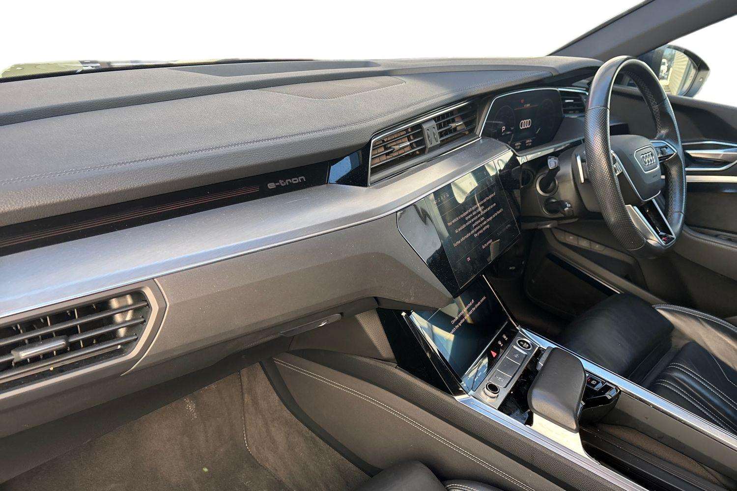 Used Audi e-tron 2021 for sale - 77044065: Photo 2