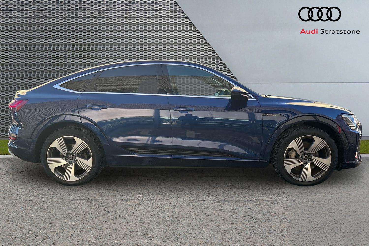 Used Audi e-tron 2021 for sale - 77044065: Photo 4
