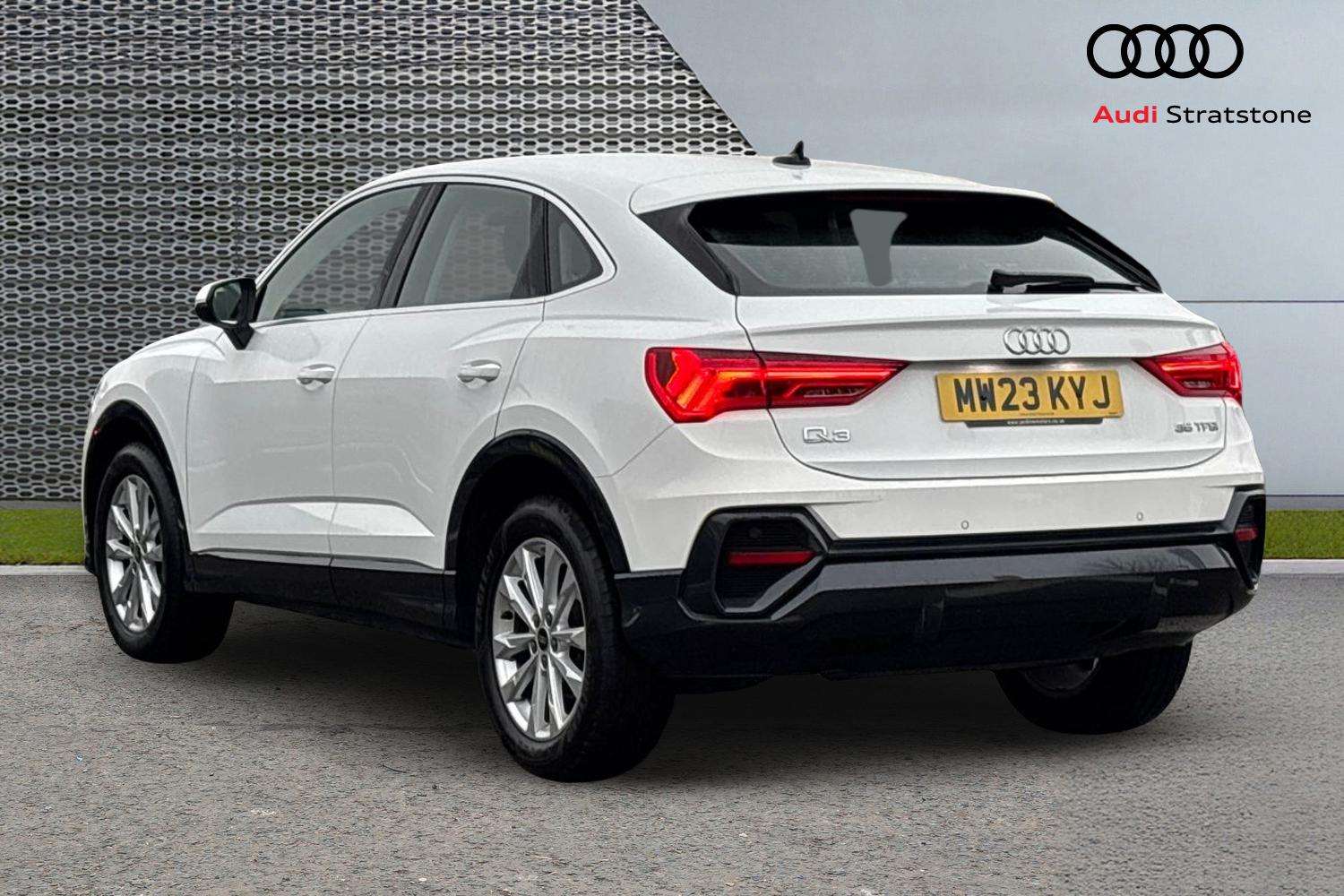 Used Audi Q3 2023 for sale - 77147347: Photo 3