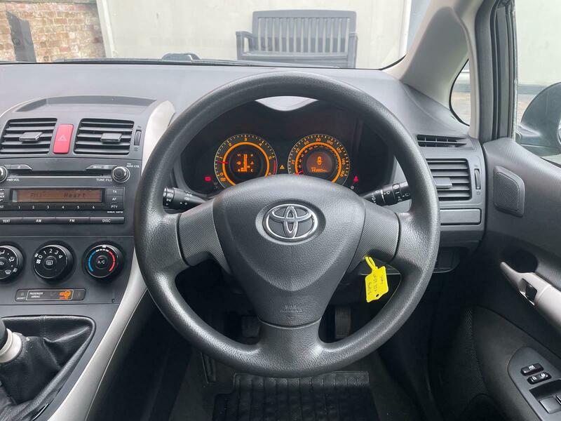 Used Toyota Auris 2009 for sale - 76497044: Photo 14